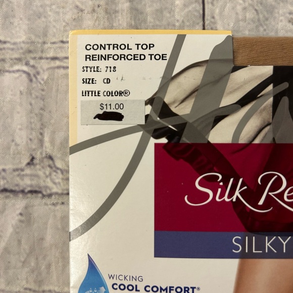 HANES SILK REFLECTIONS SILKY SHEER CONTROL TOP REINFORCED TOE (2) PRS STOCKINGS - Picture 2 of 4